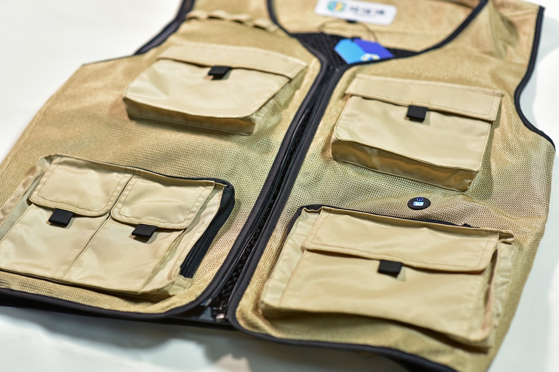 Men's Multi-Pocket Vest for Hiking Fishing Trekking Journalism Photography and Camping